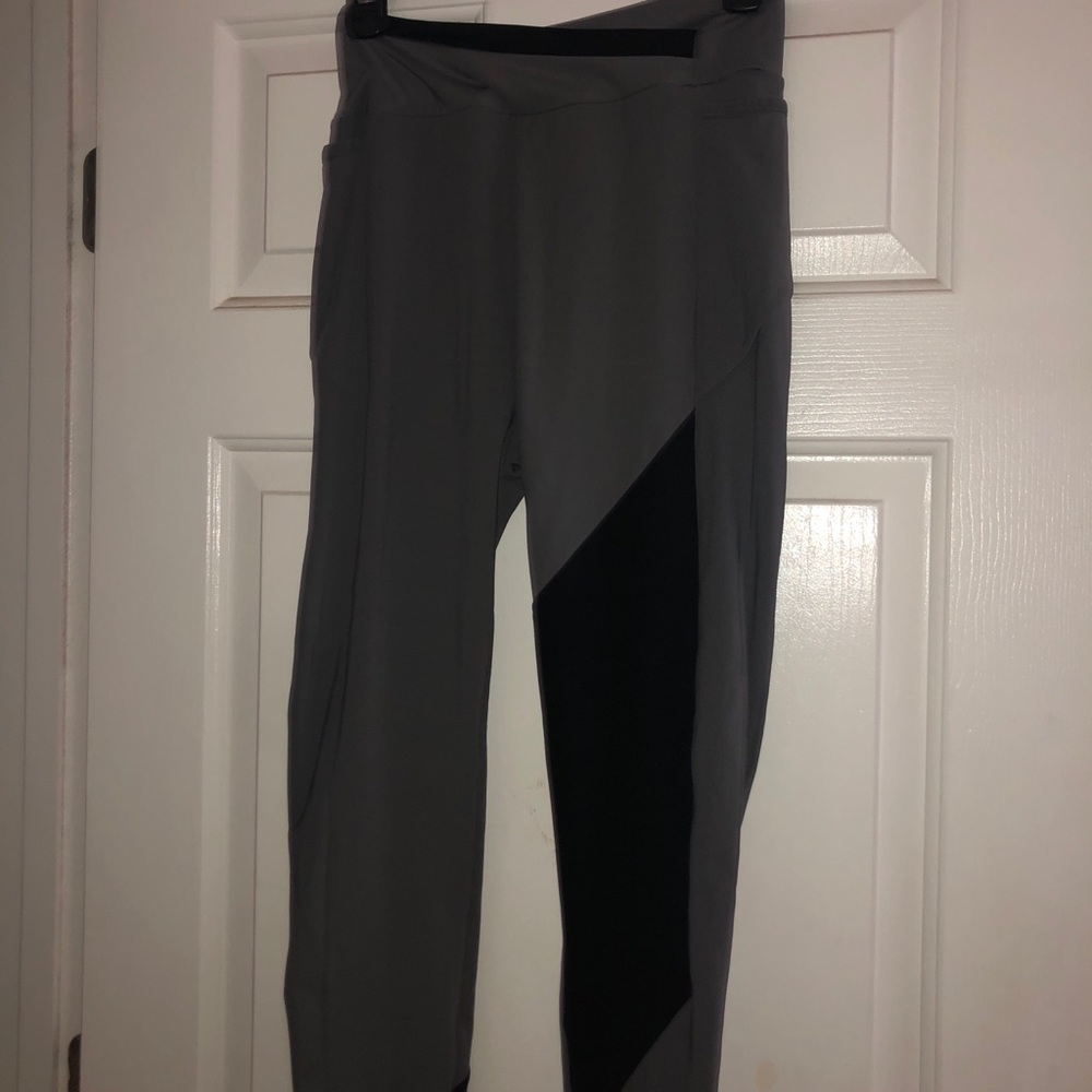 black and grey gymshark leggings